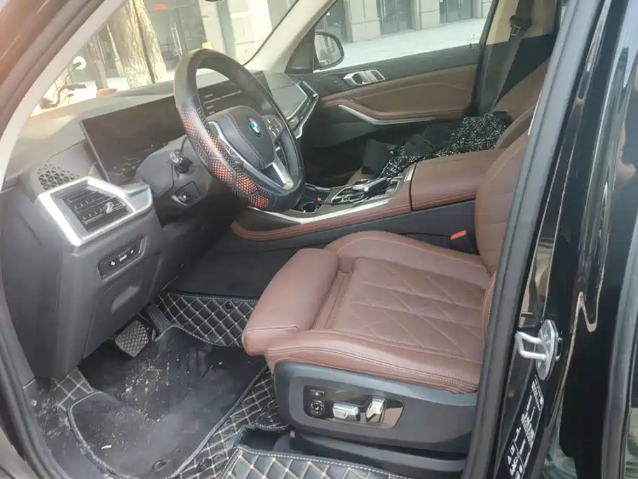 BMW X7 2024 2023 xDrive40i Leading Luxury Package