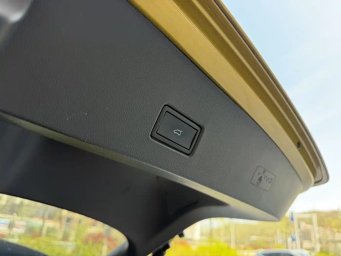 VOLKSWAGEN T ROC EXPLORING SONGS