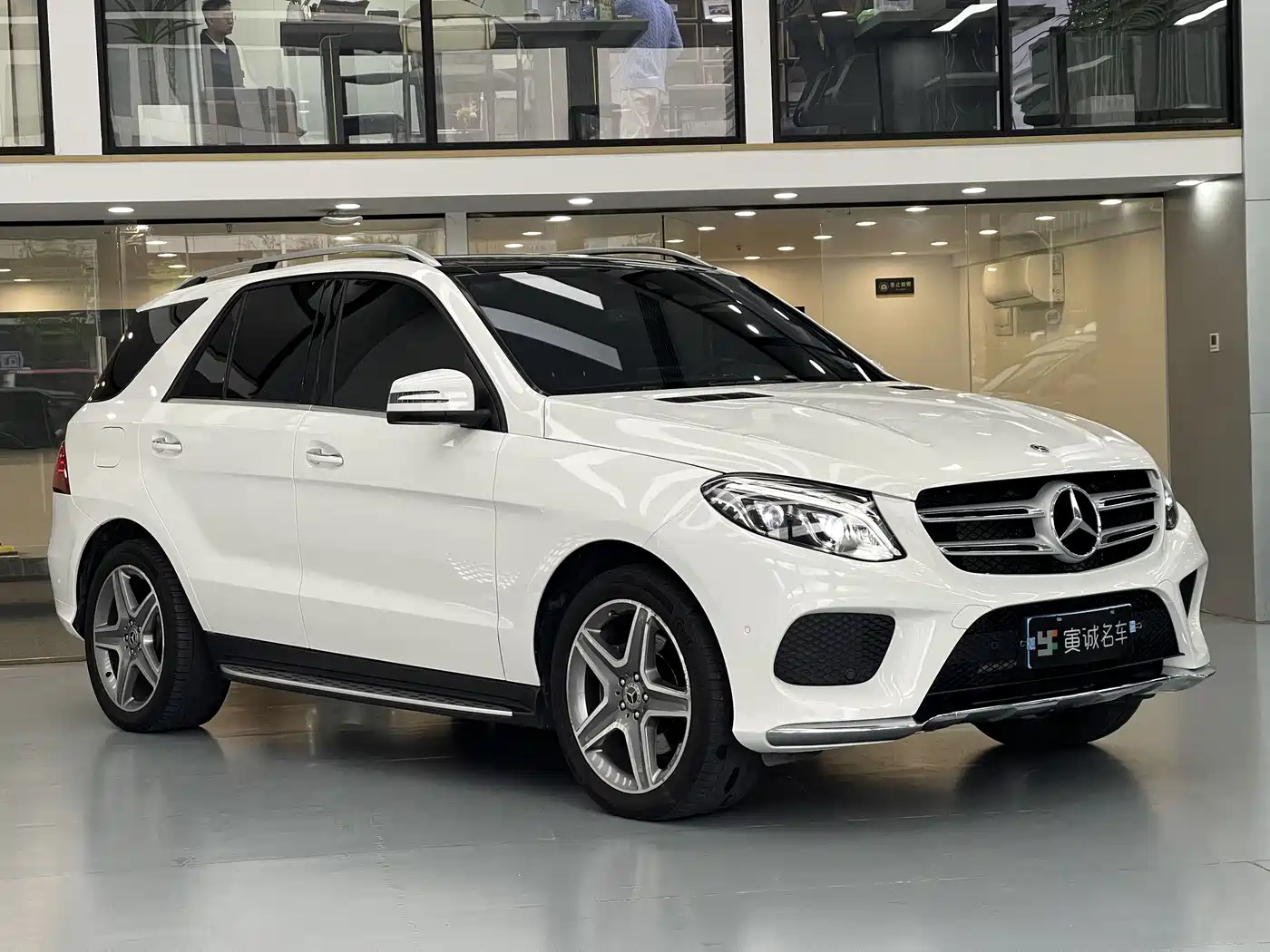 Mercedes-Benz GLE 2018 GLE 400 4MATIC Ultimate Edition фото 2