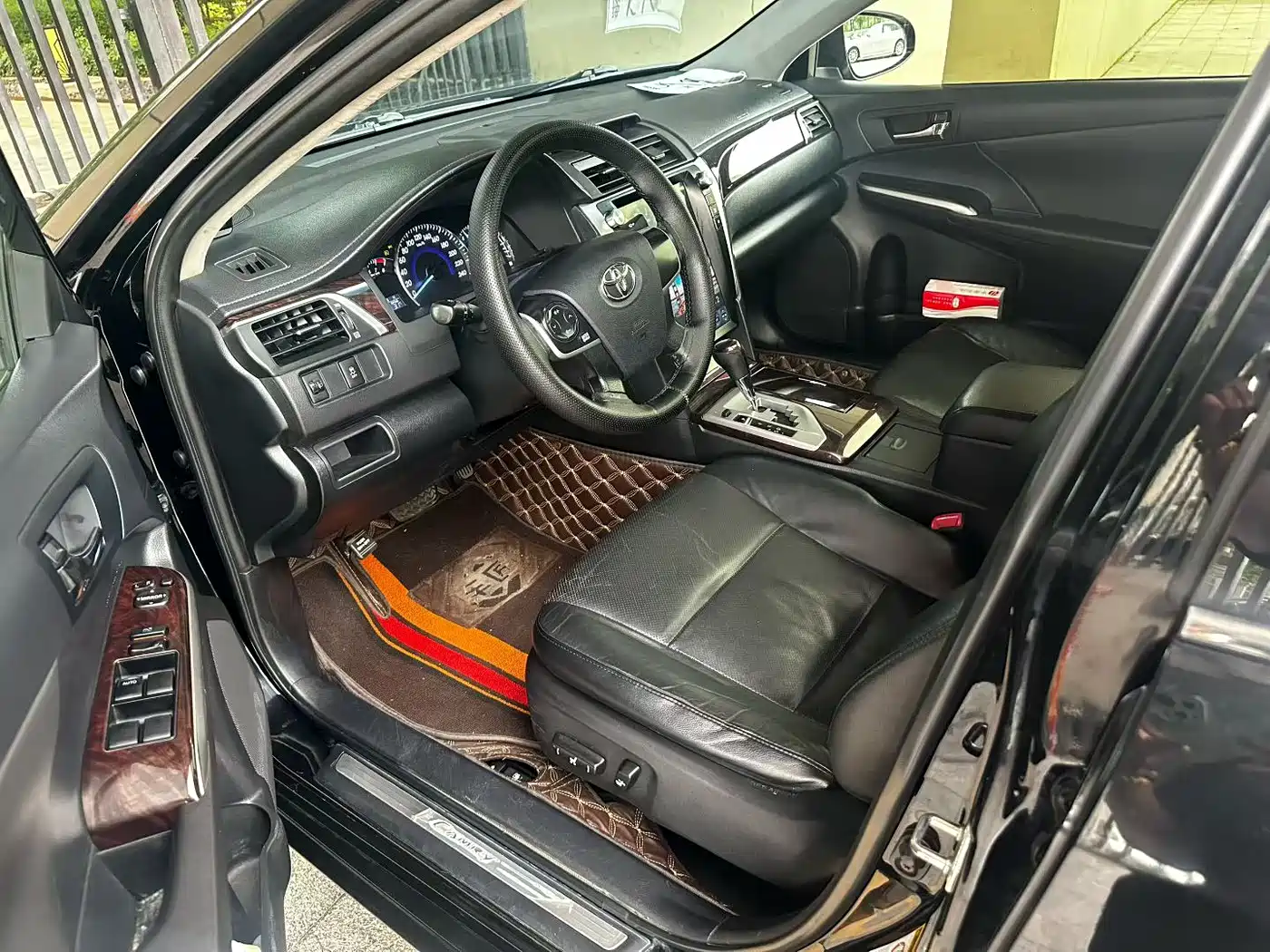 Toyota Camry 2015 2.0G Leading Edition фото 4