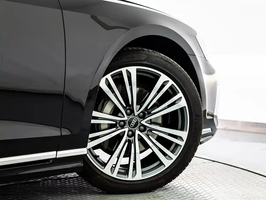 Audi A8 2025 A8L 45 TFSI quattro Luxury фото 22