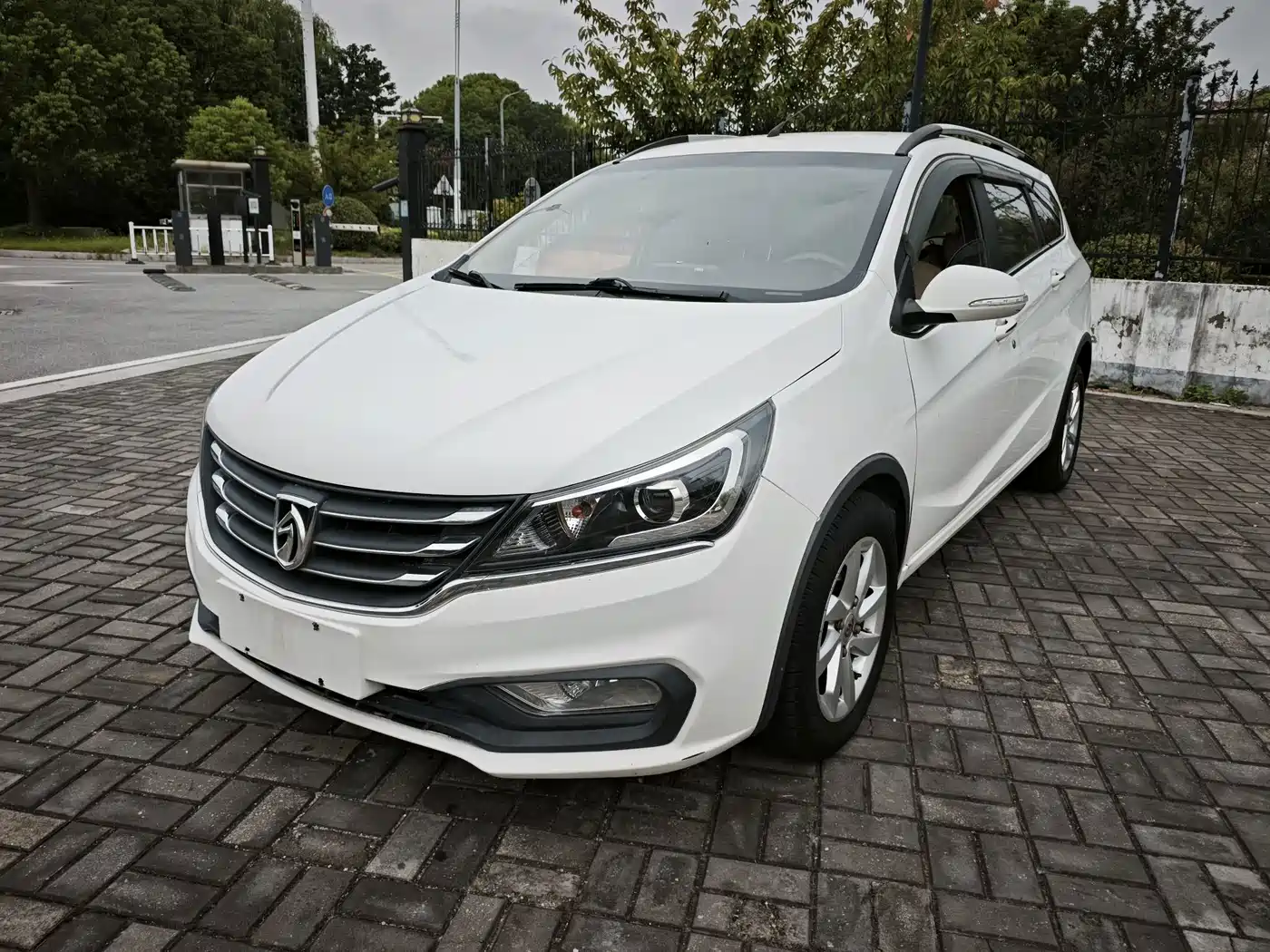 Baojun 310W 2017 2017 1.5L Manual Fashion Edition (China V)