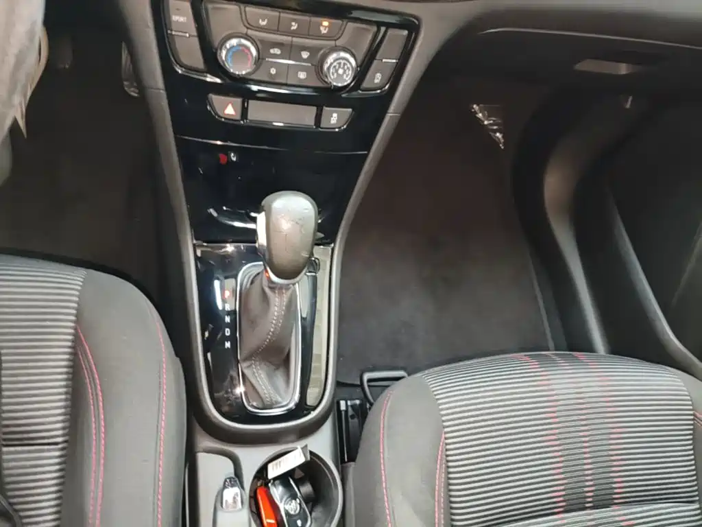 Фото 14 - Buick Encore