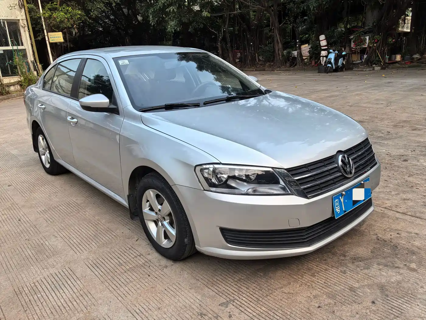 Volkswagen Lavida 2013 1.6L Automatic Trend Edition фото 2