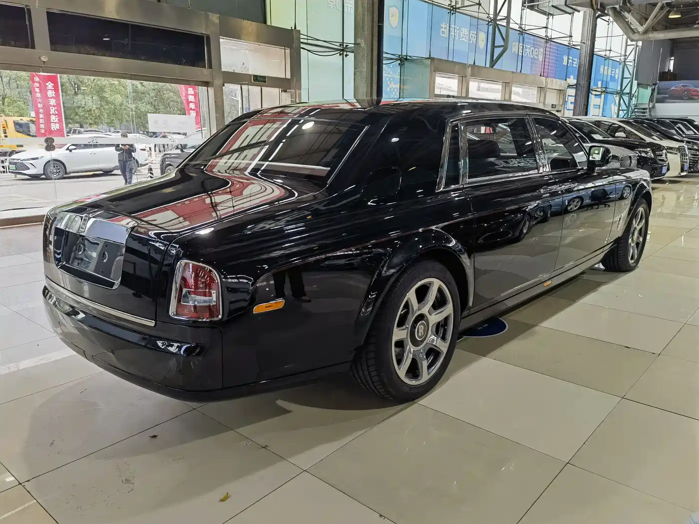 Rolls-Royce Phantom 2016 2013 6.7L Extended Wheelbase (EWB)