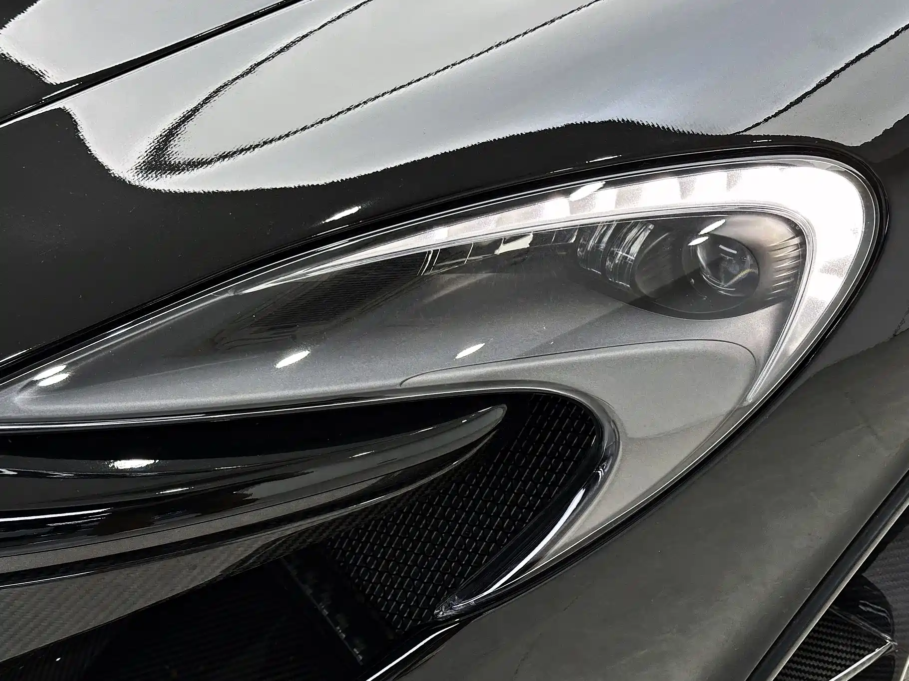 Photo 21 - McLaren P1