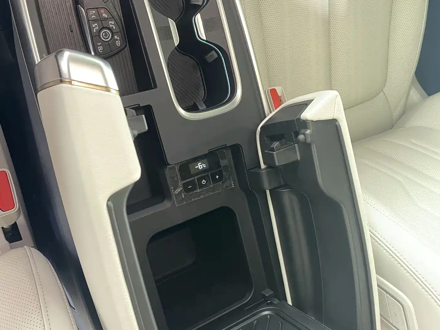 Buick Century 2025 2025 2.0T 7-Seater World Edition