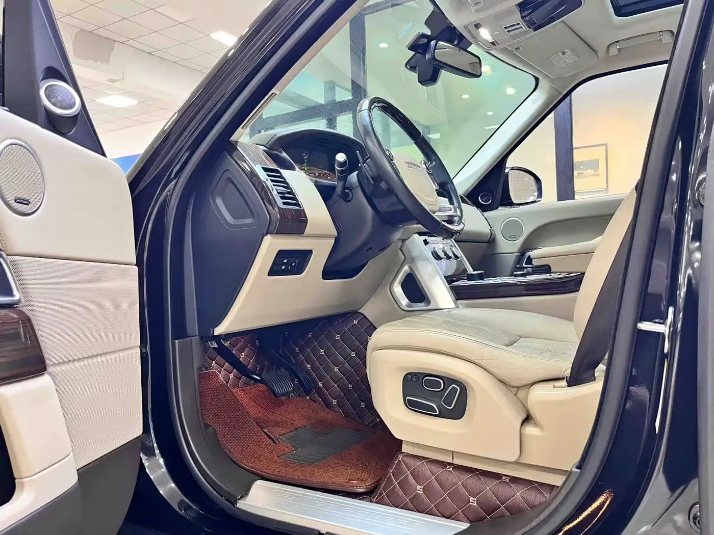 Land Rover Range Rover 2014 3.0 SC V6 Vogue фото 4