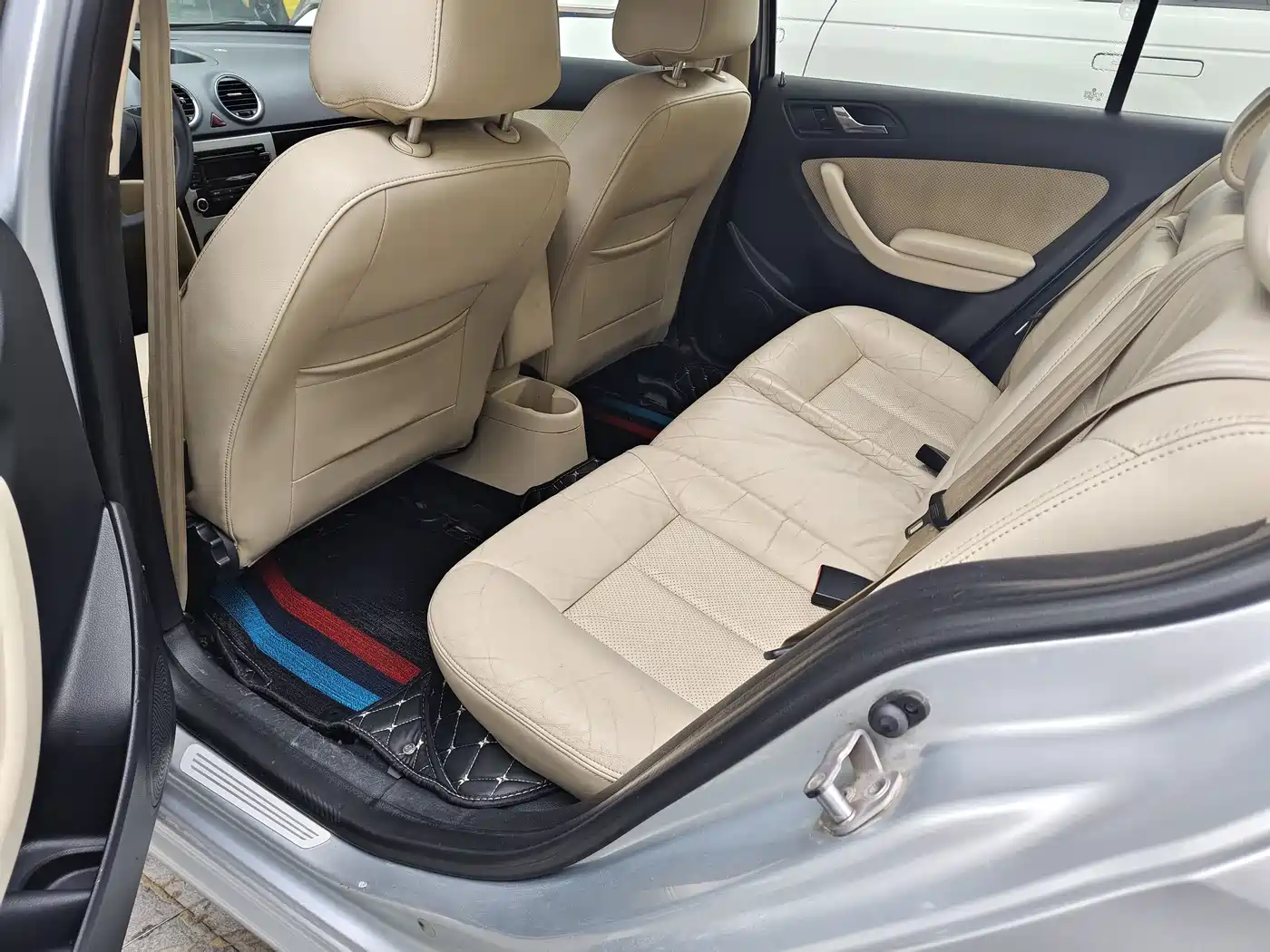 Volkswagen Lavida 2011 1.6L Automatic Pinxuan Edition фото 6