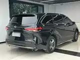 Photo 13 - Toyota Sienna