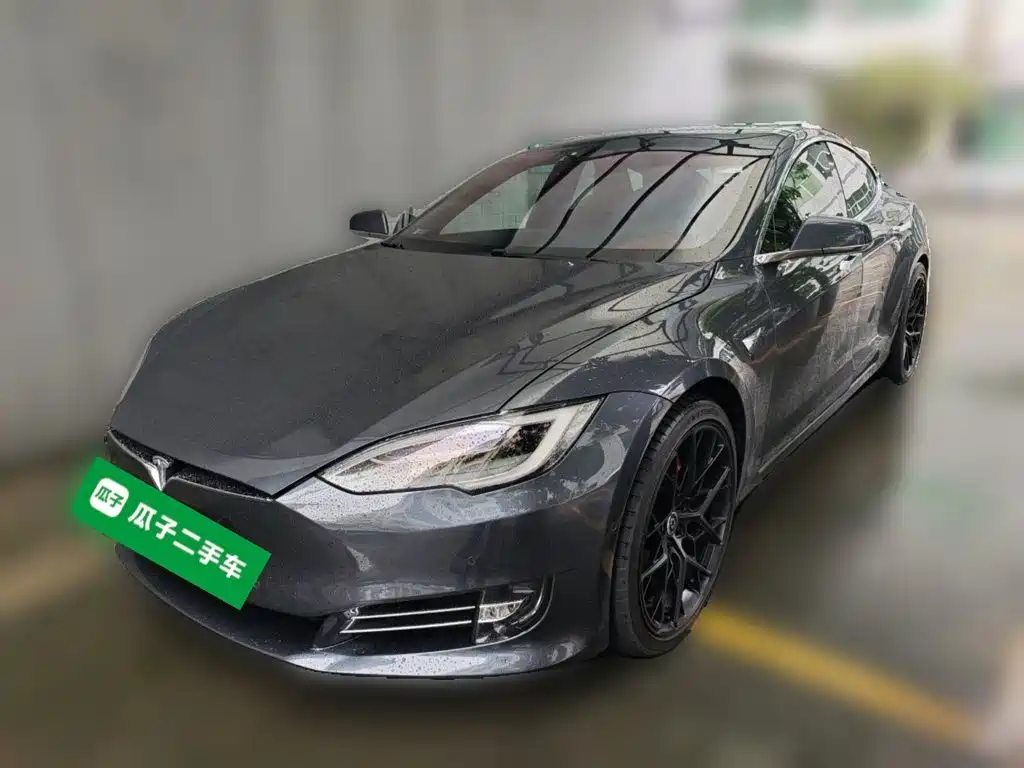 Фото 1 - Tesla Model S