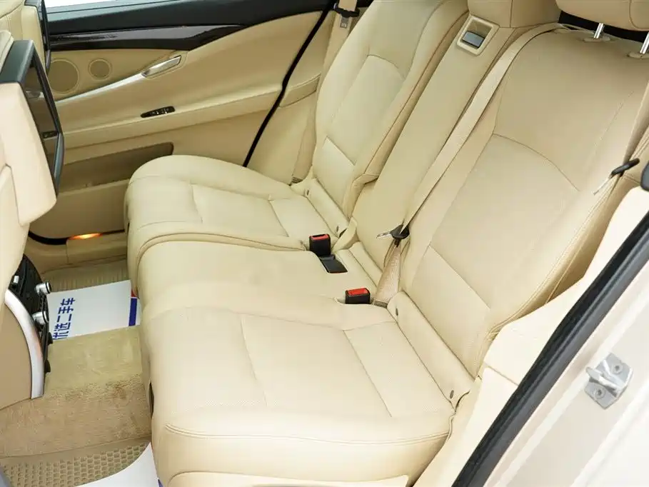 BMW 5 Series GT 2013 535i xDrive Luxury фото 10