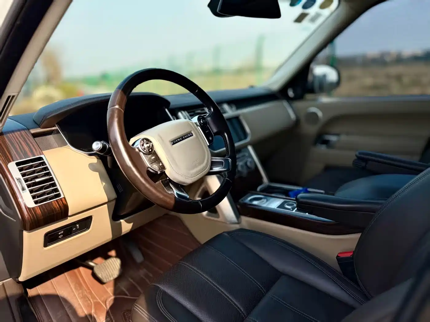 Land Rover Range Rover 2014 3.0 SC V6 Vogue фото 3