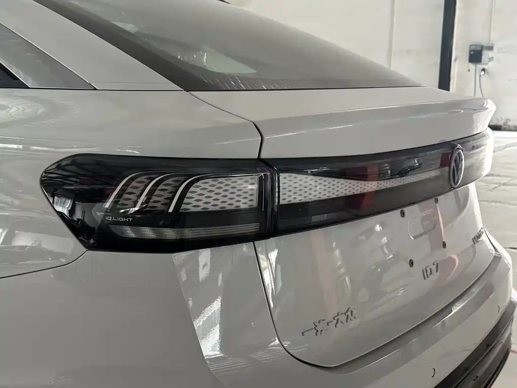 صورة 8 - Volkswagen ID.7