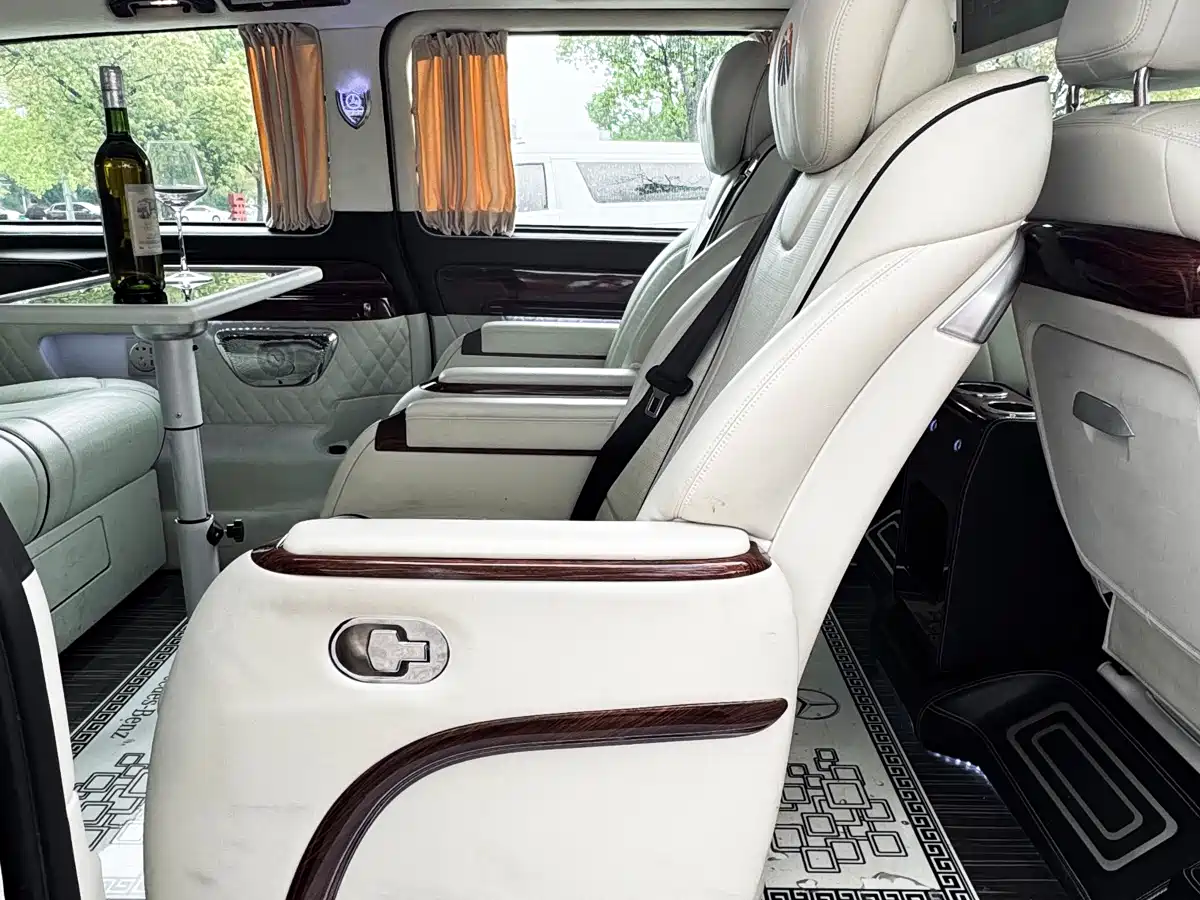 Mercedes-Benz Vito 2021 2.0T Business Edition 7-seater фото 28