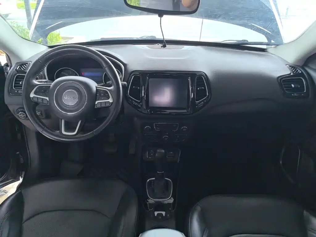 Jeep Compass 2020 2019 220T Automatic Family Edition