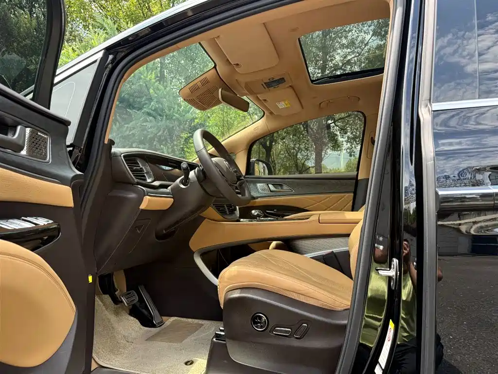 Denza D9 2025 DM-i Smart Drive Edition 1020 AWD Premium фото 6