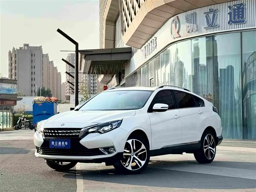 Venucia T90 2017 2017 2.0L CVT Leading Edition