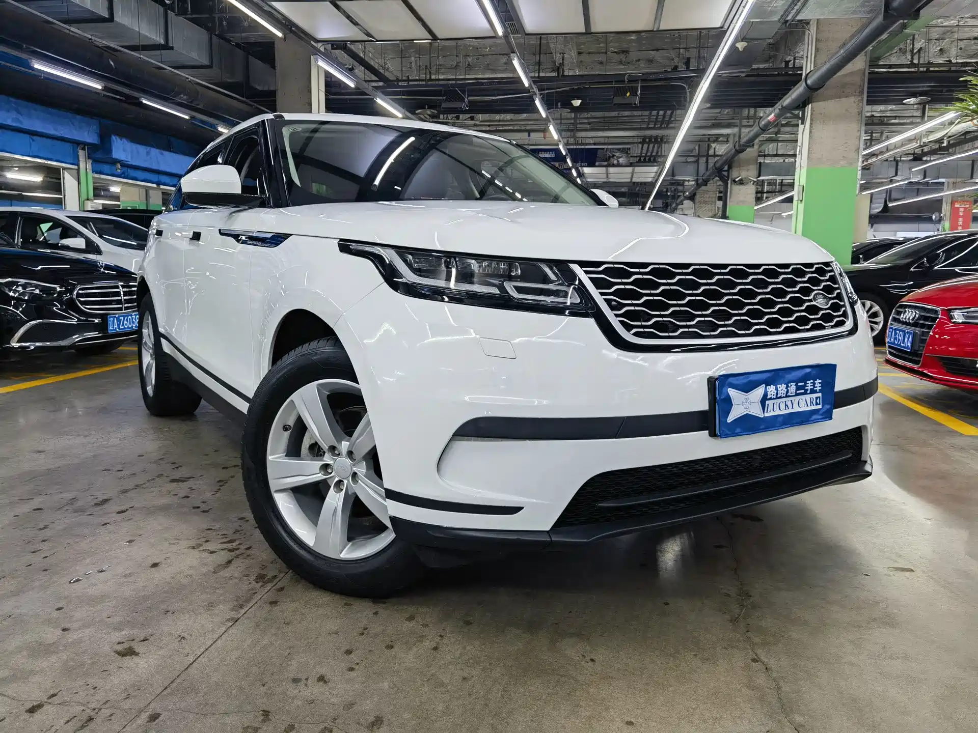 Фото 3 - Land Rover Range Rover Velar