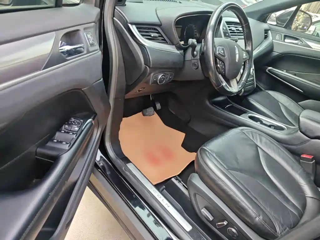 Photo 12 - Lincoln MKC