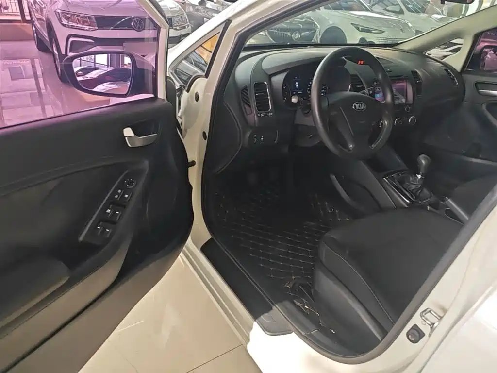 Kia K3 2016 1.6L Manual GL фото 16