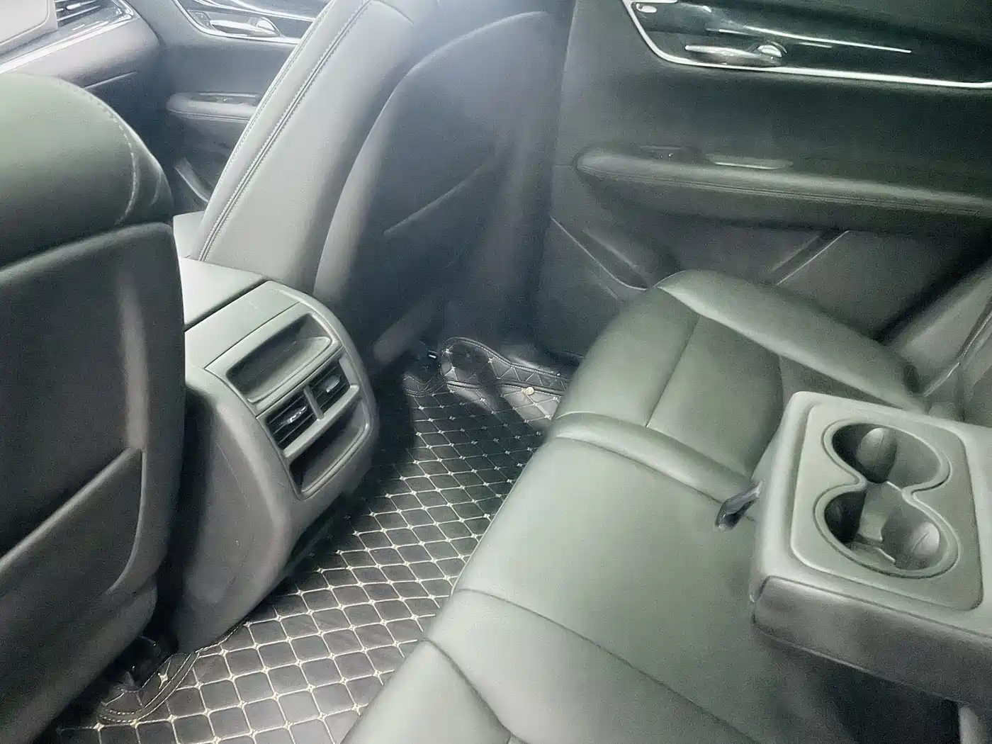 Cadillac XT5 2023 2.0T 2WD Fashion Edition фото 10