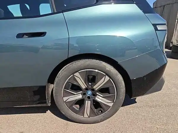 Фото 6 - BMW iX