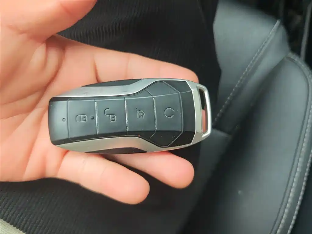 BYD Tang 2018 2.0T Automatic Smart Connection Honor Edition 7-Seater China V фото 12