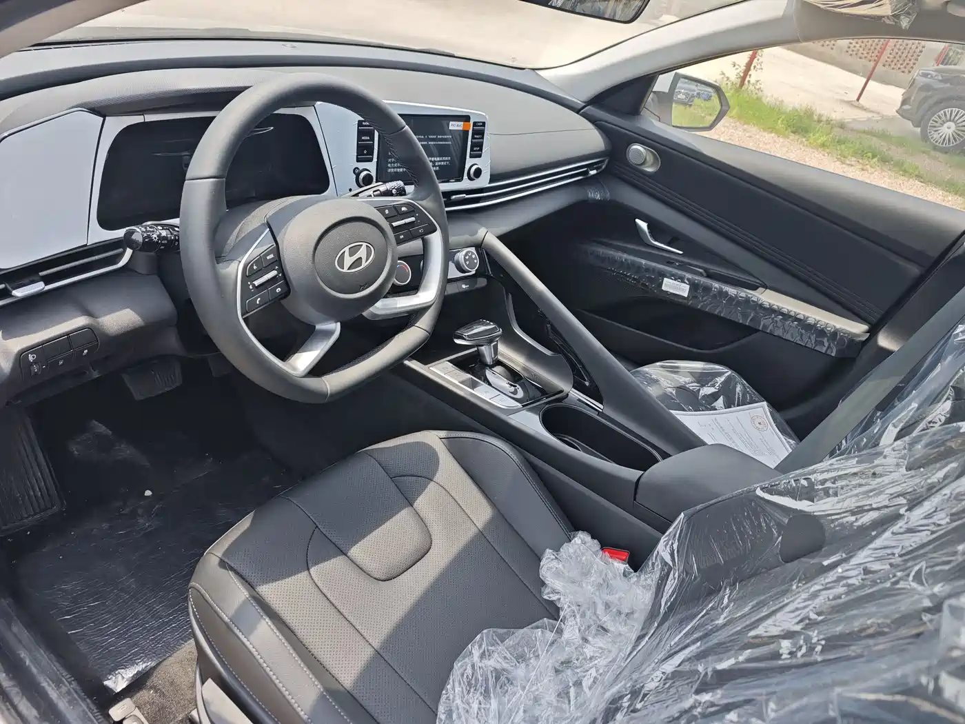 Hyundai Elantra 2023 1.5L CVT GLX Elite Edition фото 5