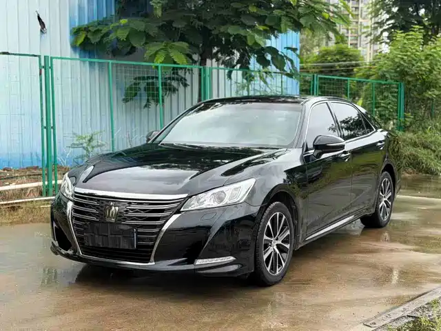Toyota Crown 2019
