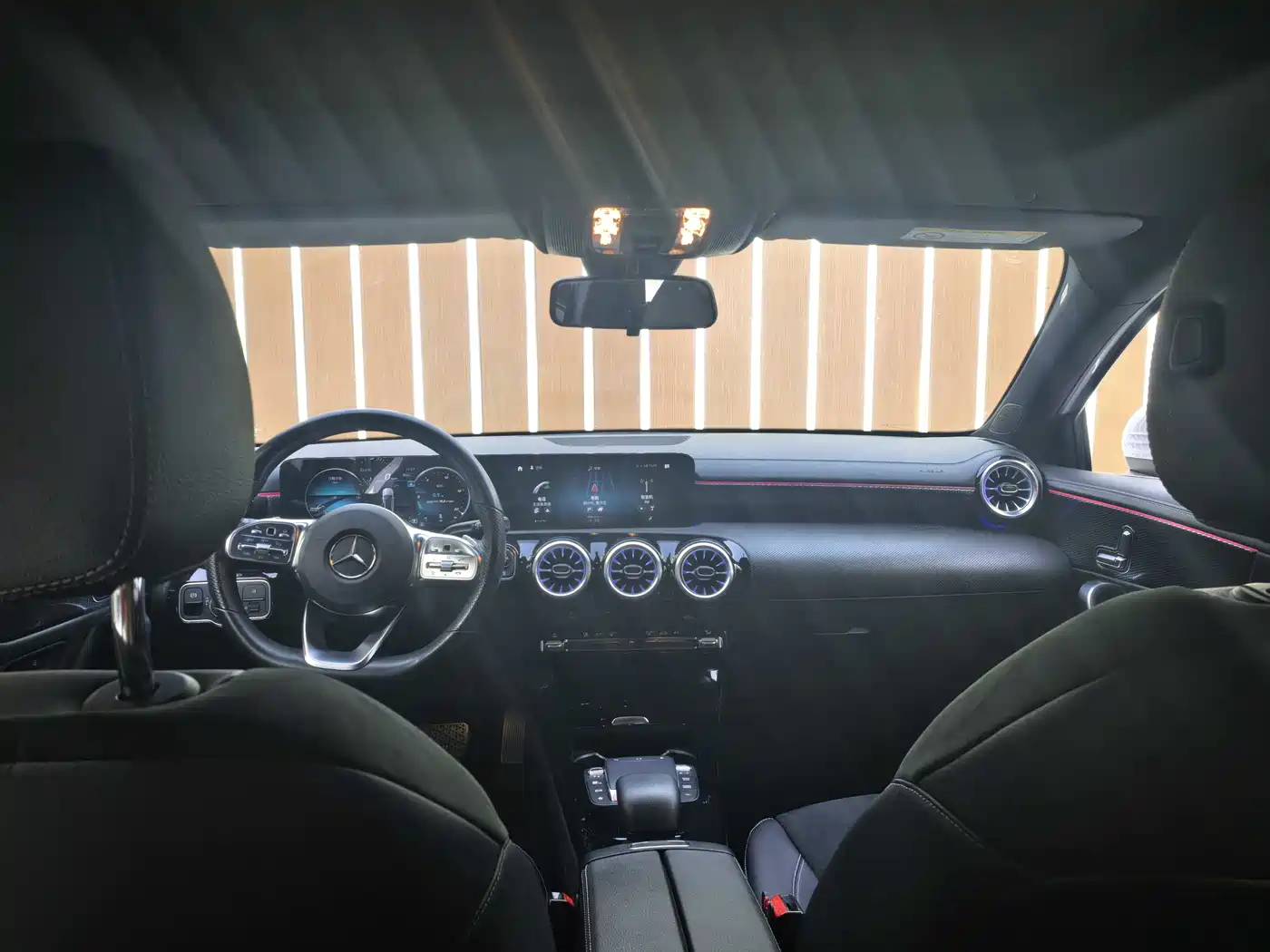 Mercedes-Benz A-Class 2023 A 200 L Fashion фото 10