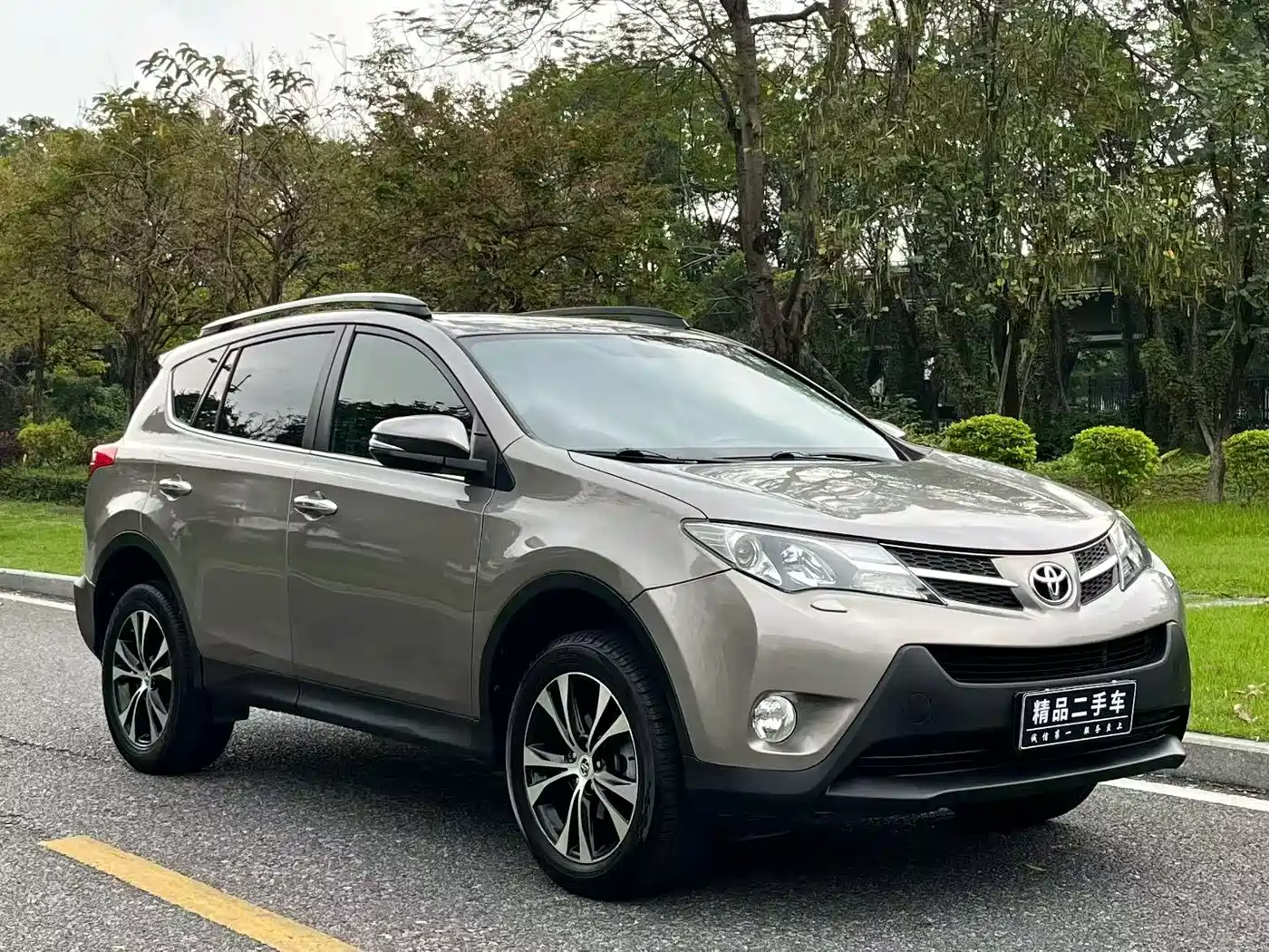 Toyota RAV4 Rongfang 2015 2.5L Automatic 4WD Elite Edition фото 2