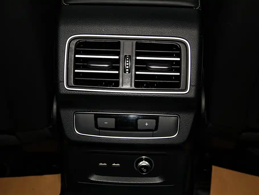 Audi Q5L 2025 45 TFSI Luxury Dynamic фото 30