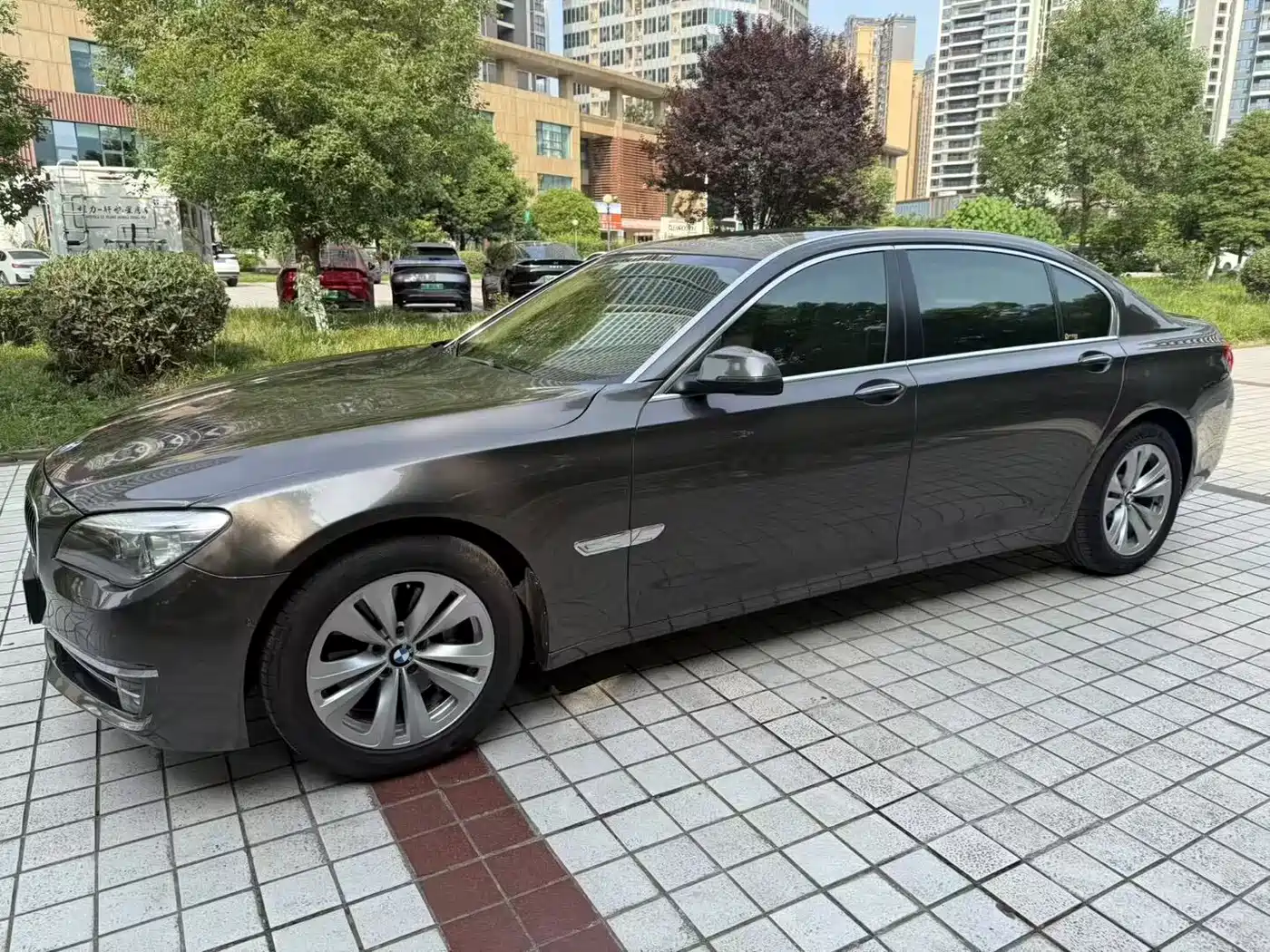 BMW 7 Series 2013 Model 730Li Luxury фото 5