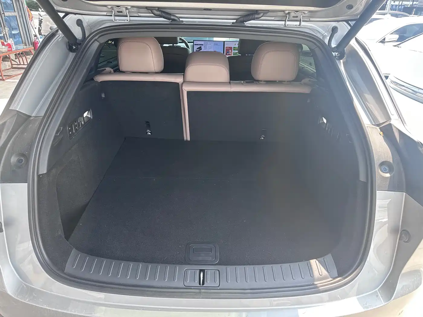 Li Auto i6 2026 2025 2WD Base Model