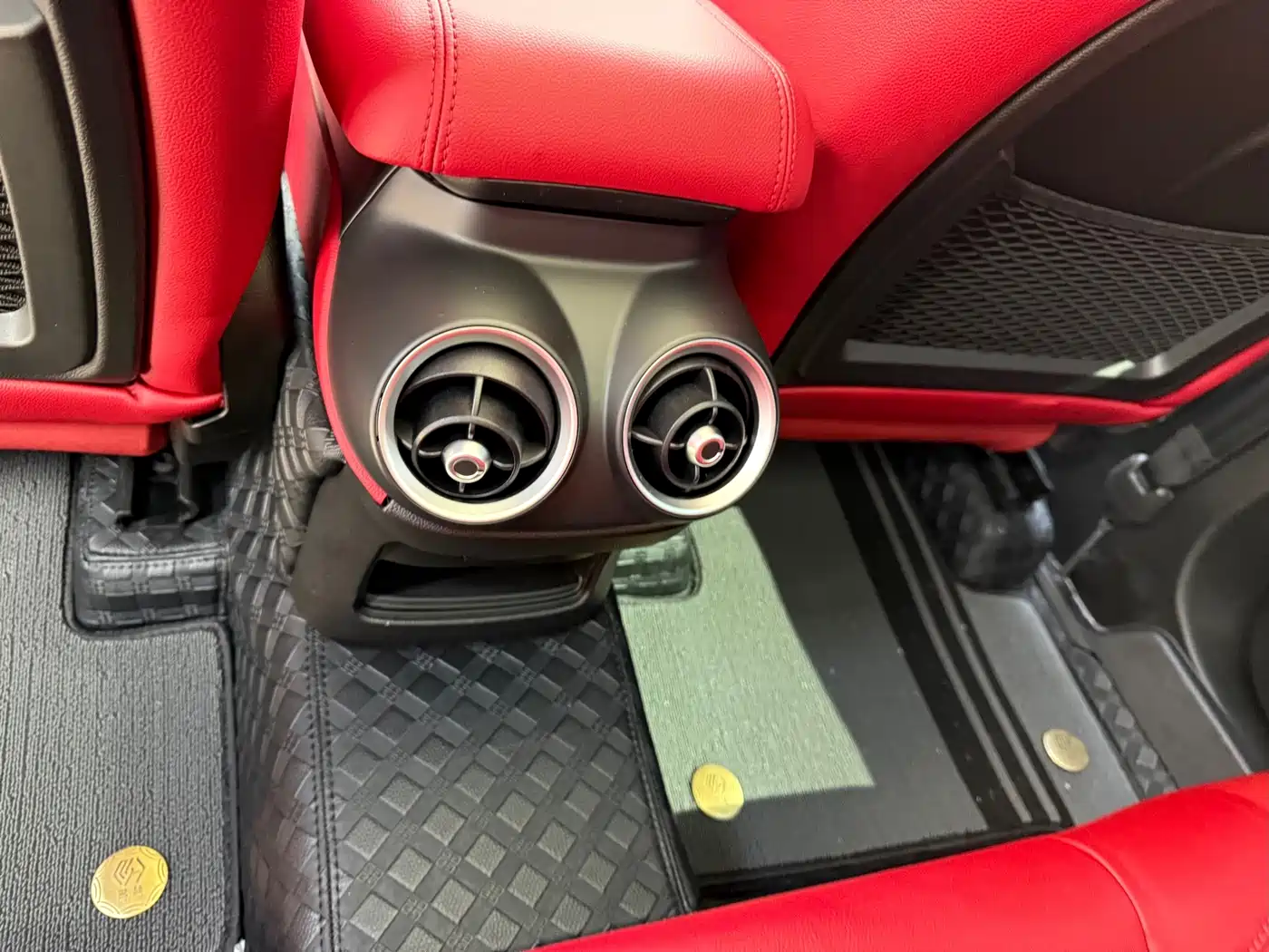 Alfa Romeo Stelvio 2019 2017 2.0T 200HP Luxury Edition