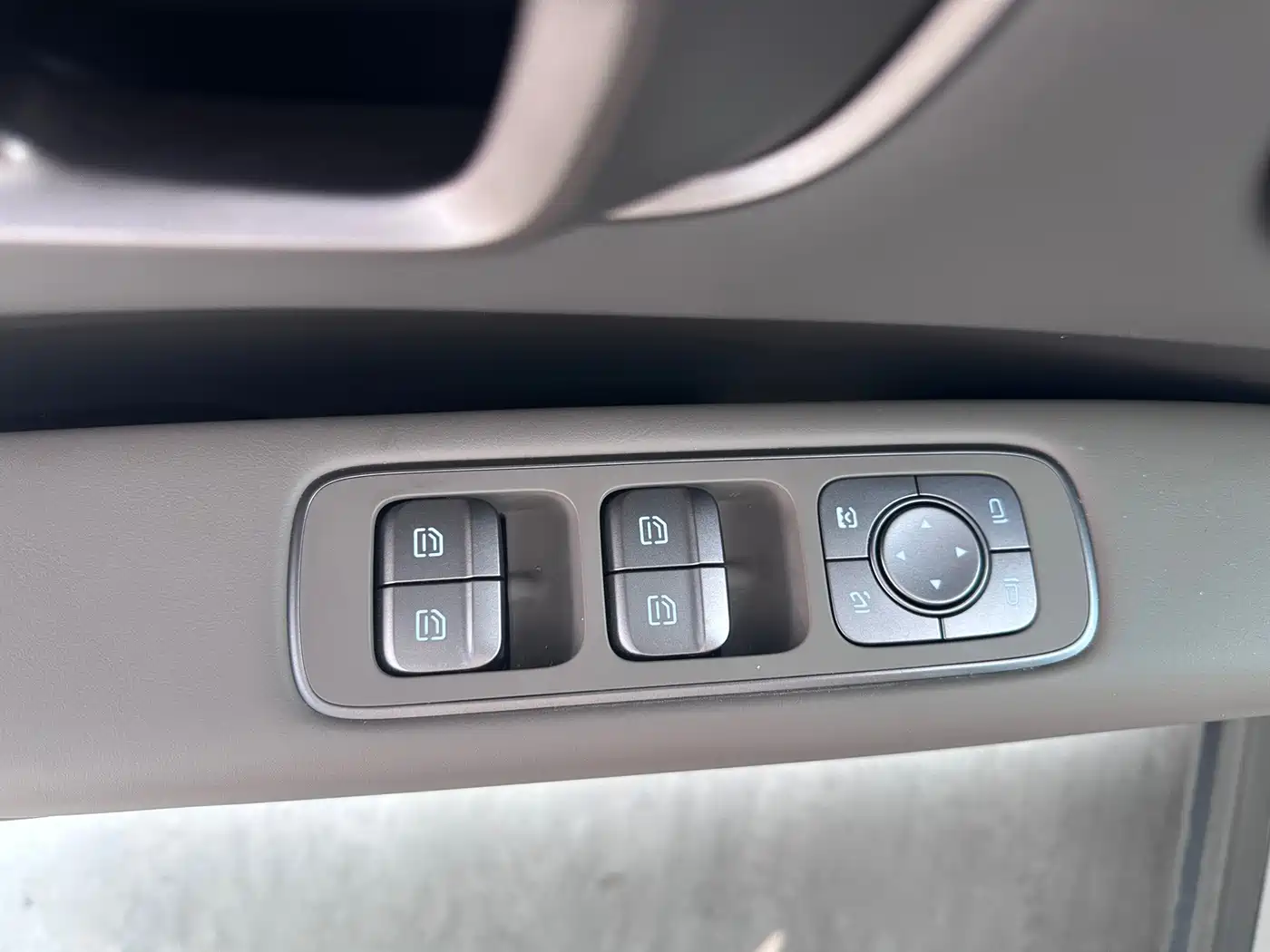 Li Auto i6 2026 2025 2WD Base Model