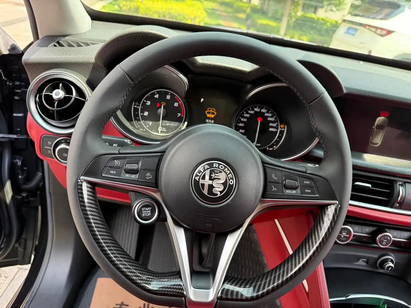 Alfa Romeo Stelvio 2019 2017 2.0T 200HP Luxury Edition