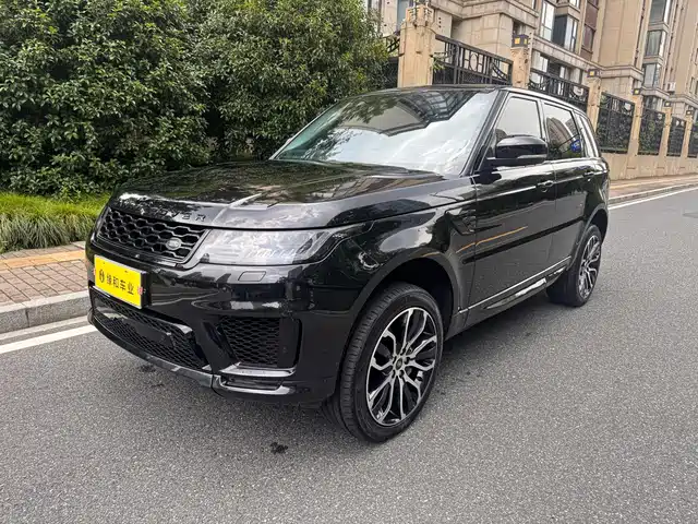 Land Rover Range Rover Sport 2022 3.0 L6 Gloss Black Edition — фото 1