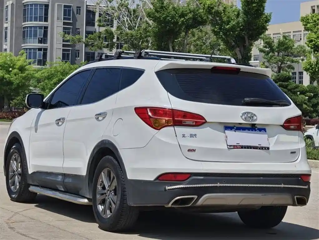 Hyundai Santa Fe 2013 Facelift 2.4L Automatic 4WD Premium фото 4