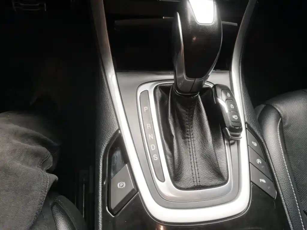 Photo 14 - Ford Edge