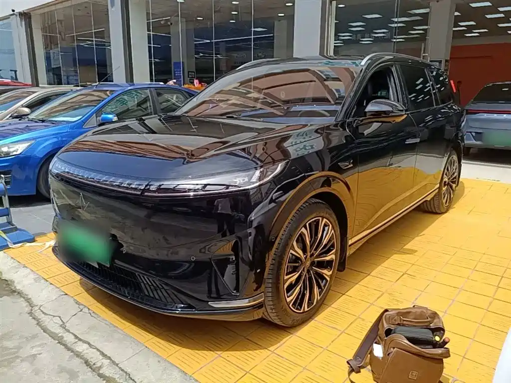 Dongfeng Yipai eπ008 2025 210Ultra Ruyi Edition 6-Seater