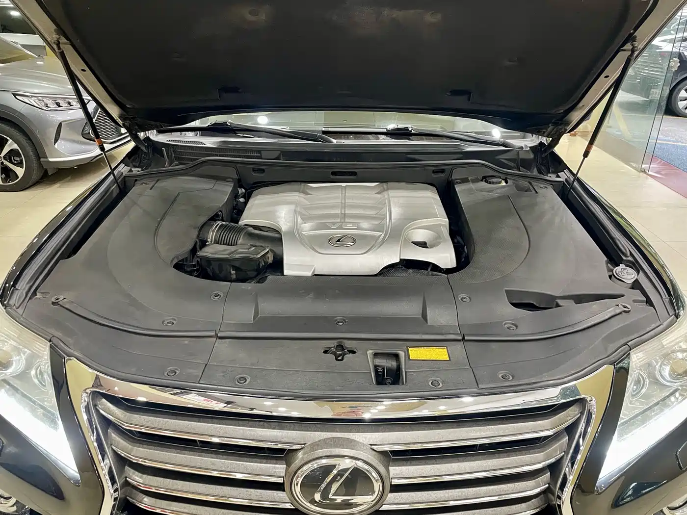 Lexus LX 2009 570 фото 23