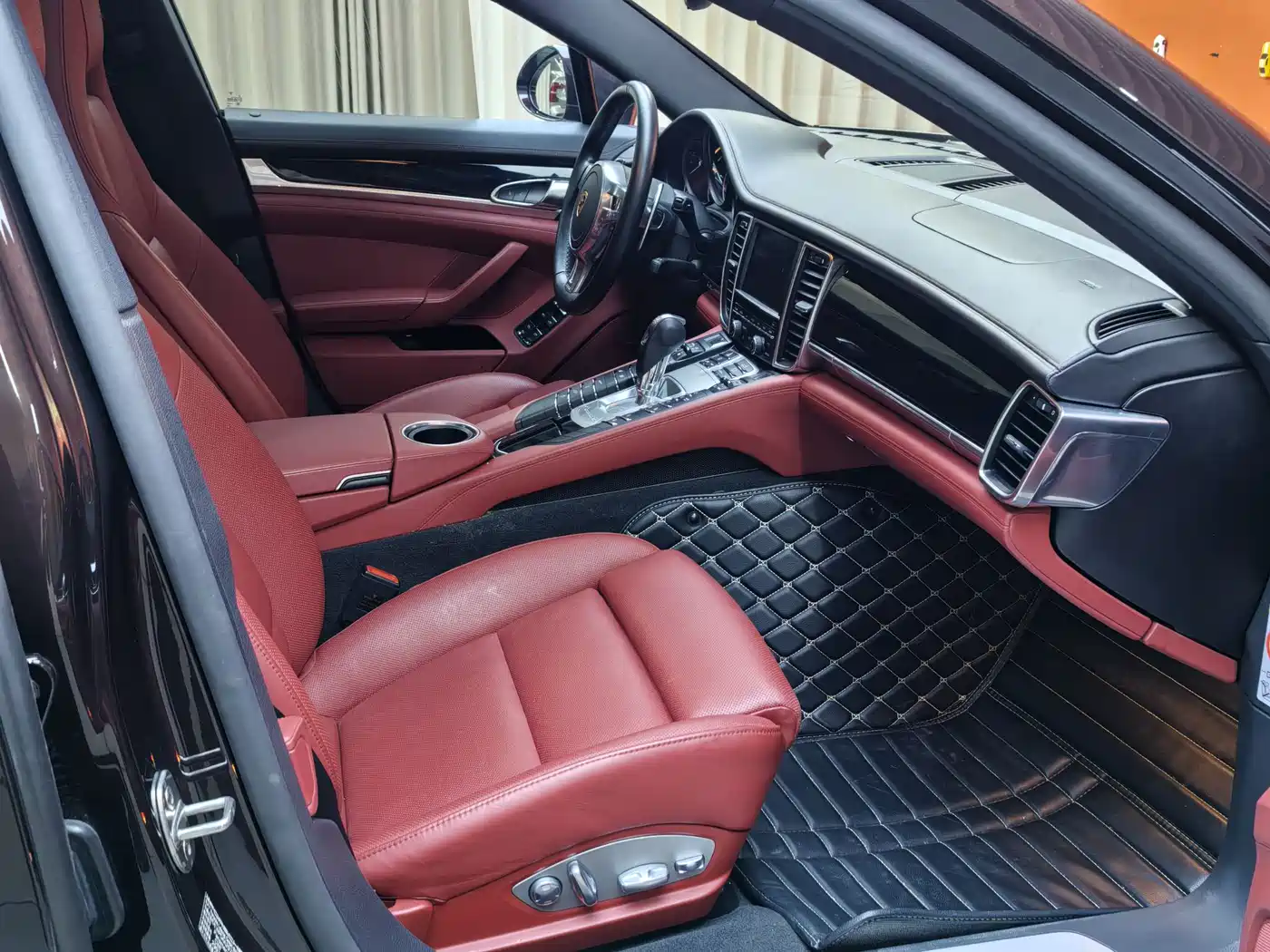 Porsche Panamera 2016 Panamera Edition 3.0T фото 19