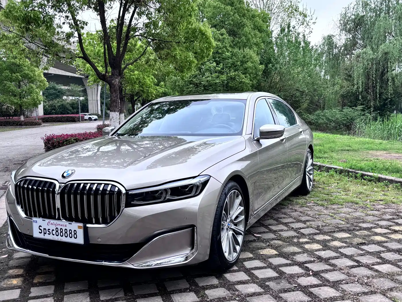 BMW 7 Series 2019 Facelift 740Li Leading Luxury Package фото 2