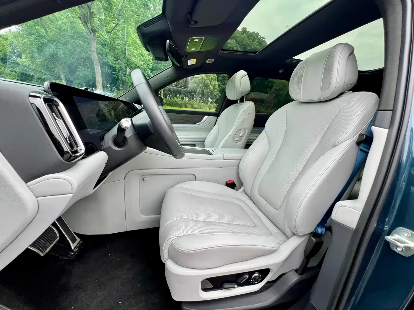 AITO Wenjie AITO M9 2024 Extended Range Ultra 42kWh 6-Seater фото 10