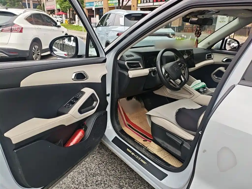 BYD Yuan UP 2024 401KM Leading Edition фото 14