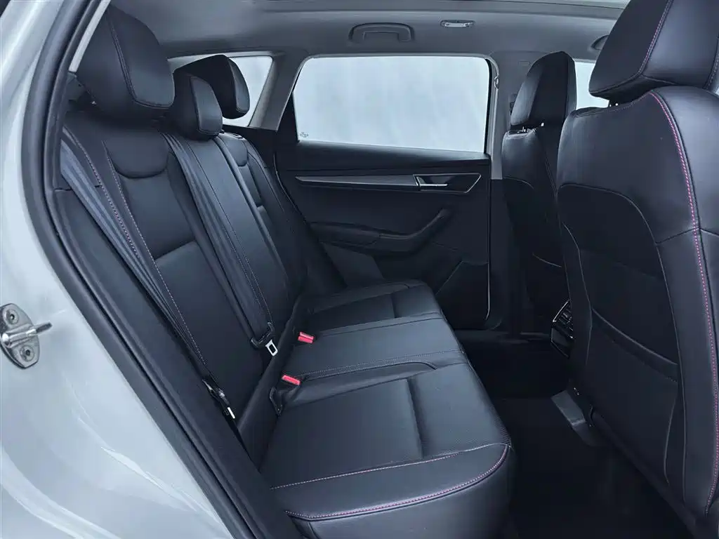 Škoda Karoq 2023 TSI280 Premium Edition фото 14