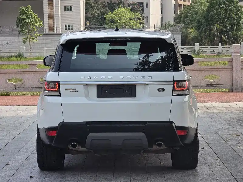 Land Rover Range Rover Sport 2016 3.0 SDV6 HSE фото 8
