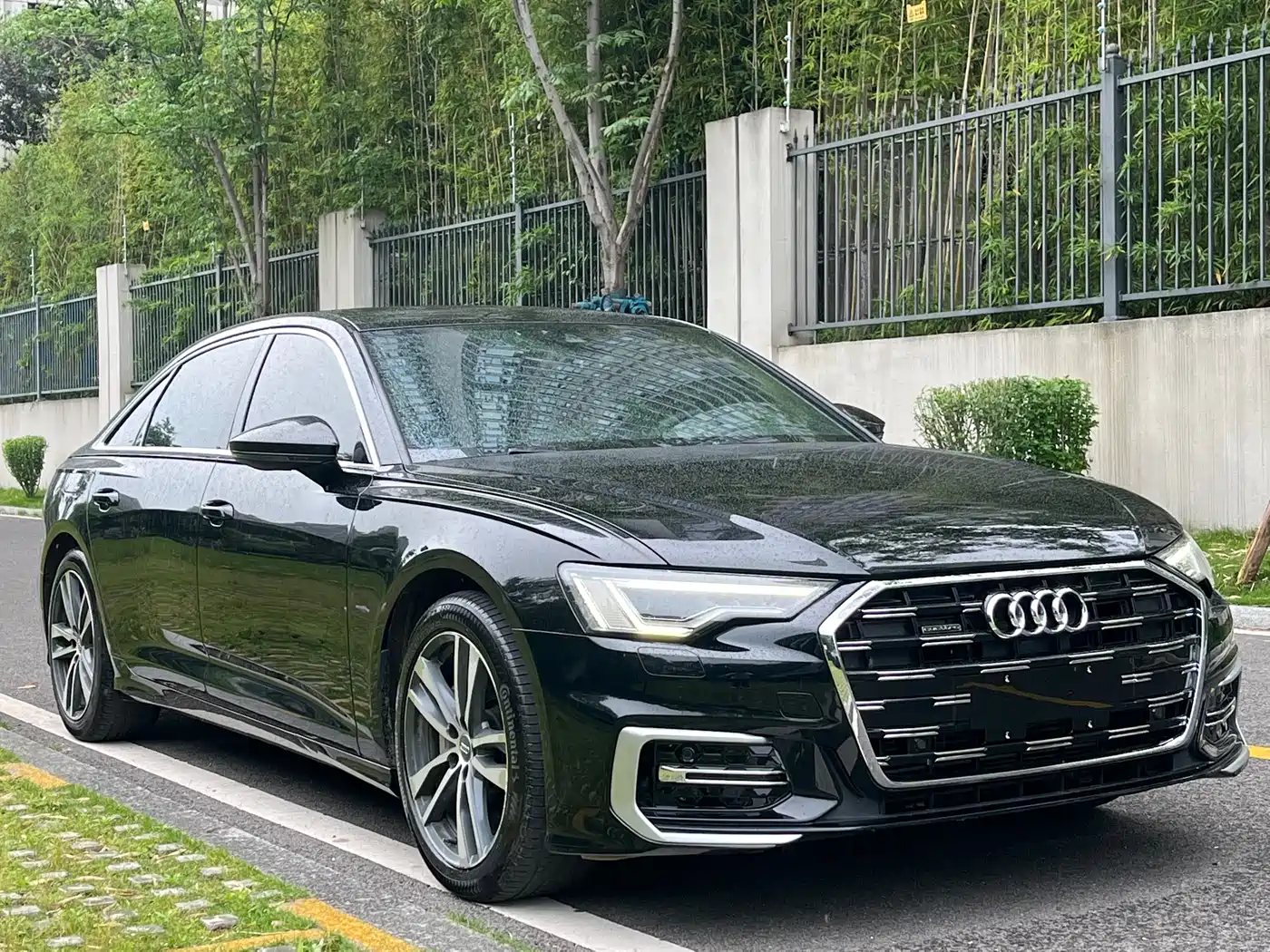 Audi A6L 2021 40 TFSI Luxury Sport фото 3